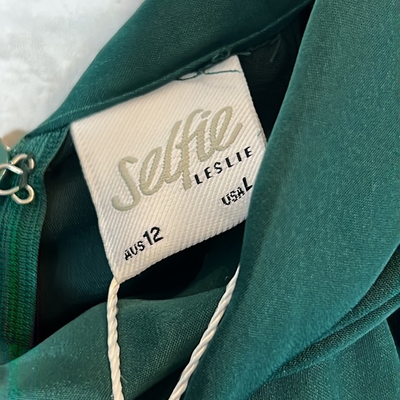 Selfie Leslie hunter green  promises halter necklace fluted hem dress Size Large - Picture 5 of 14